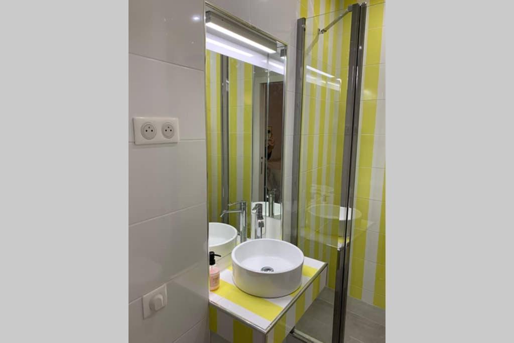 Appartement CHARMING Saint GERMAIN ODEON LUXEMBOURG à Paris Extérieur photo