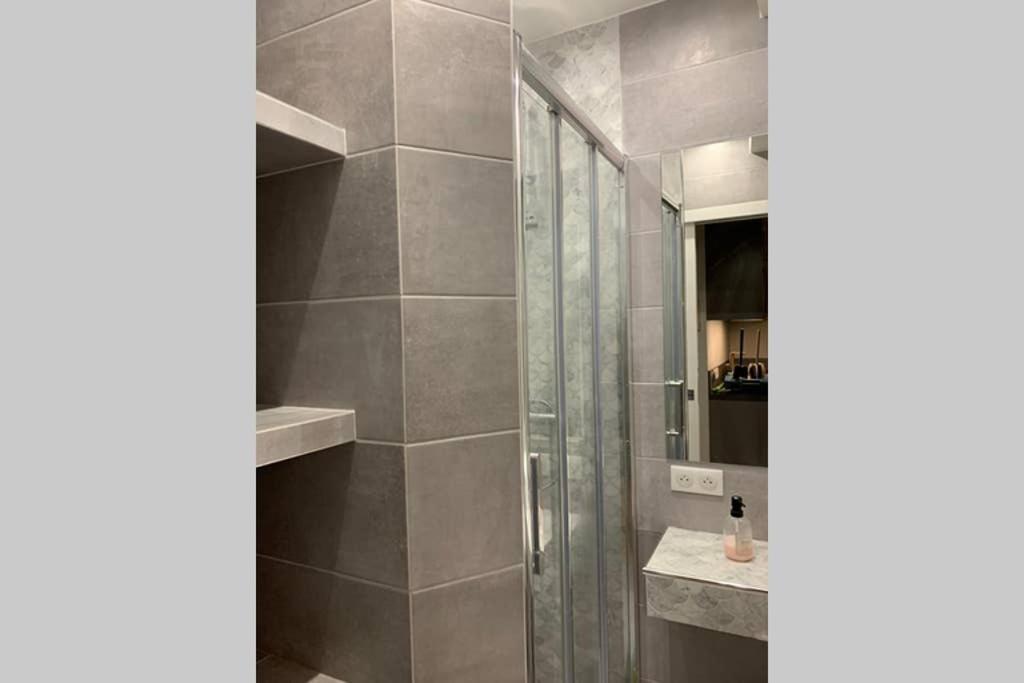 Appartement CHARMING Saint GERMAIN ODEON LUXEMBOURG à Paris Extérieur photo